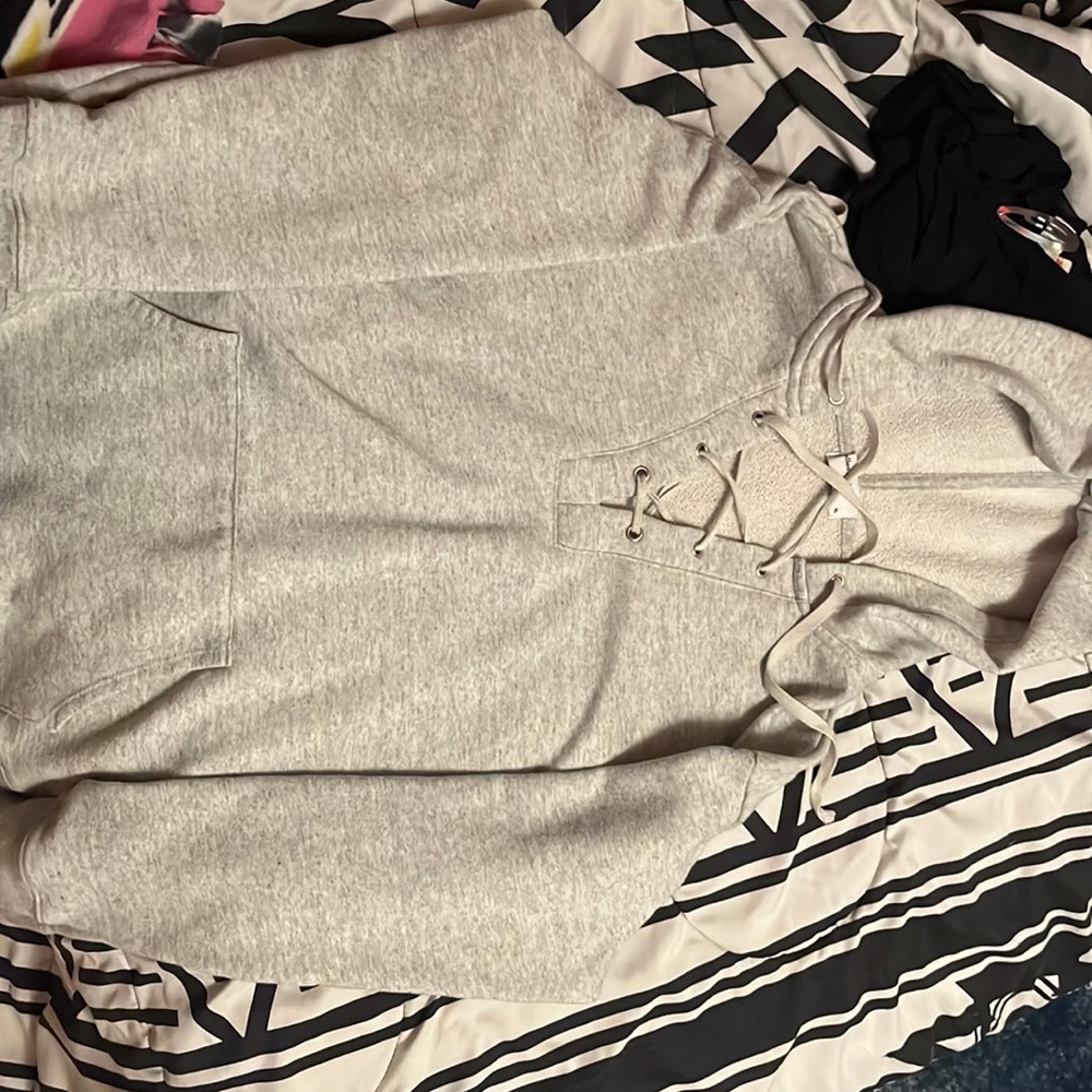 sweater, light silver XL really comfy and good for indoors comfortably.